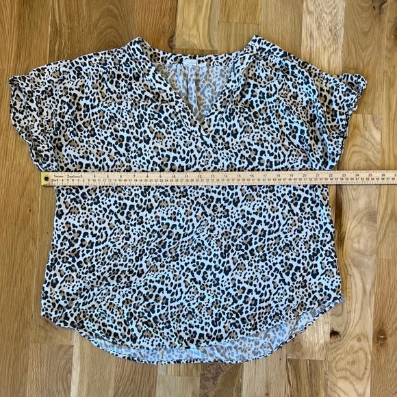 Women's GAP V Neck Cheetah Print Short‎ Sleeved Blouse SZ XL - Picture 3 of 4